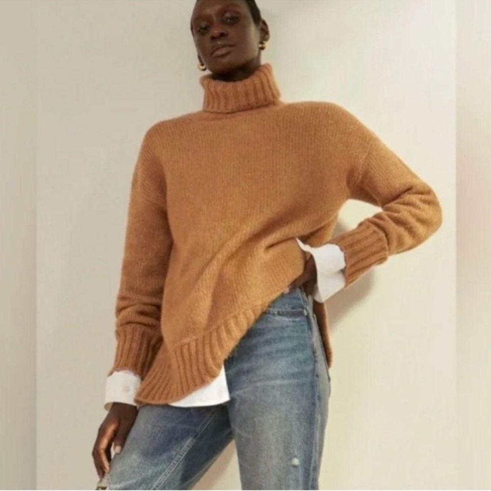 Everlane The Cloud Turtleneck Alpaca in /Brown/Gold